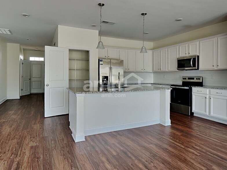 Building Photo - 2122 Laurel Vlg Cir
