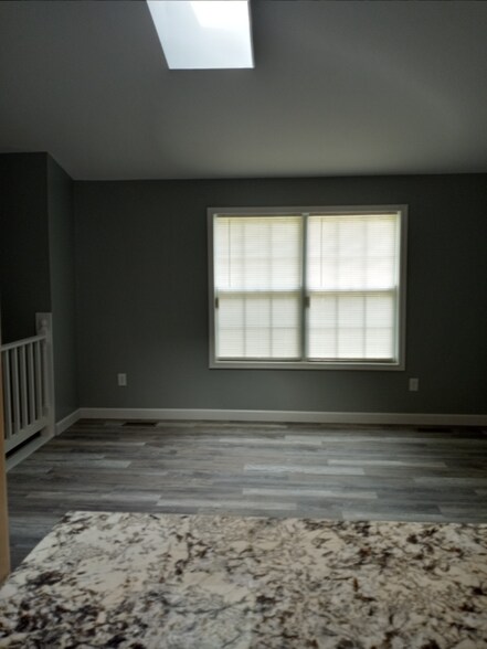 Building Photo - 4108 N Robertson St