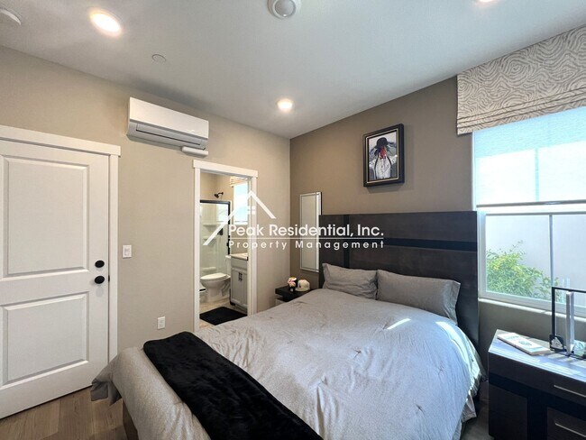 Building Photo - Updated West Sacramento 1bd/1ba ADU!