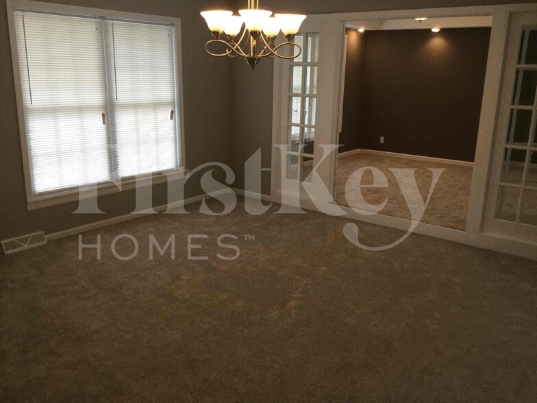 Building Photo - 1904 Wornall Rd