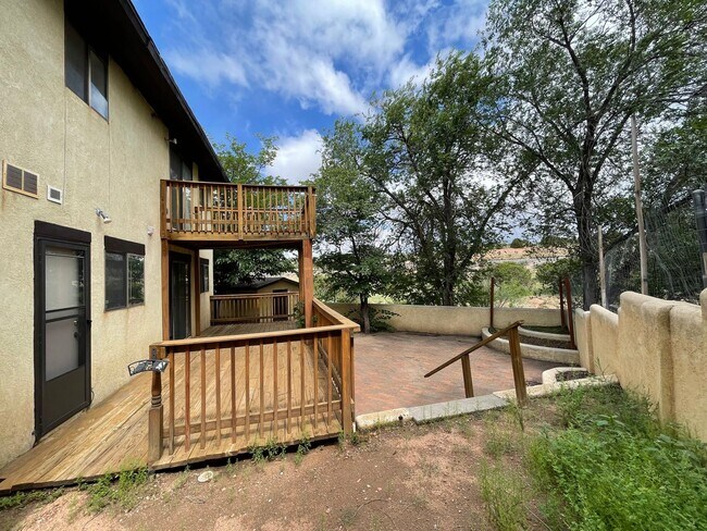 Building Photo - 2134 Candelero St