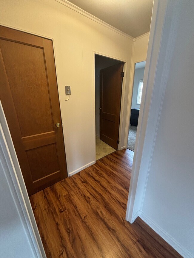 Building Photo - 6725 Wanda Ave