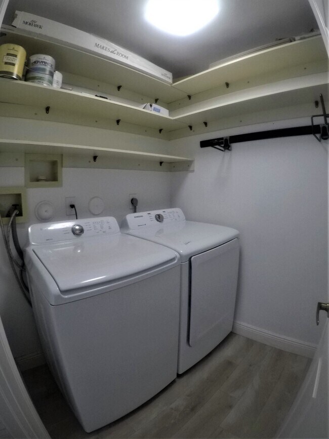 Laundry 1st floor - 1145 Yellowheart Way