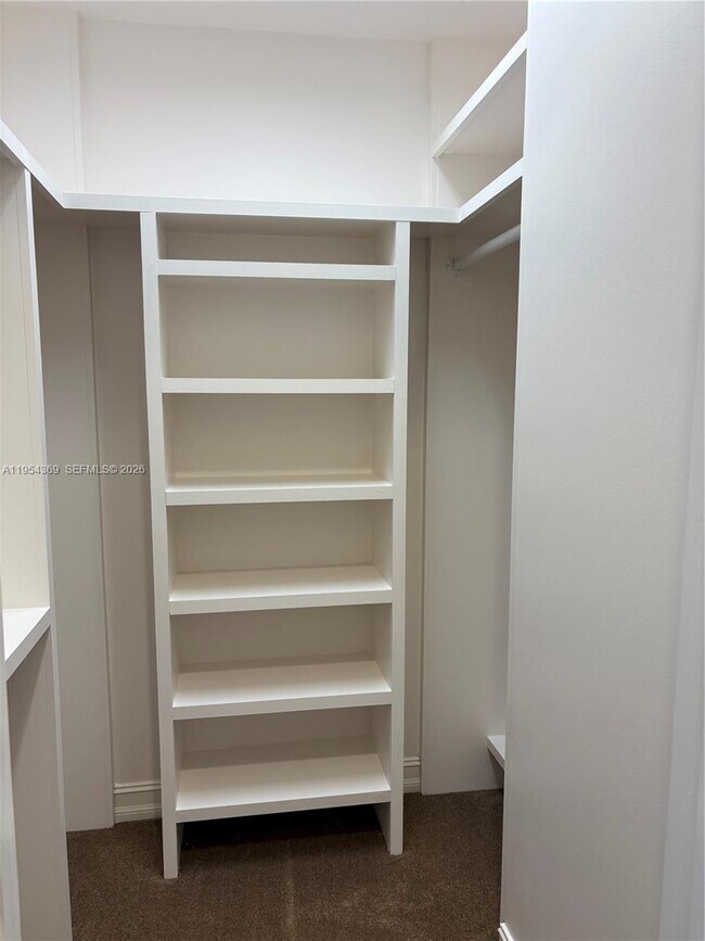 Building Photo - 18265 SE Ridgeview Dr