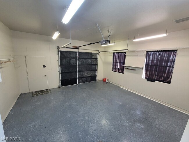 Building Photo - 1951 Jim Haworth