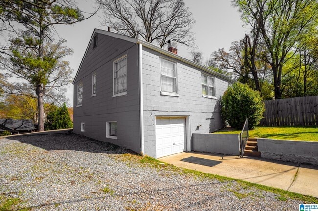 Building Photo - 9 Edgehill Rd