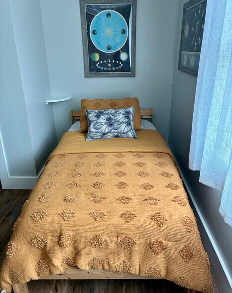 Twin/Bedroom #3 - 15247 Fairoaks Ln