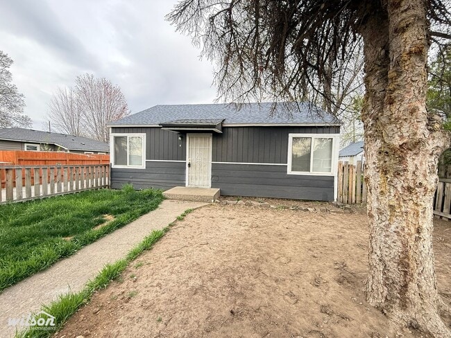 Building Photo - 808 S 2nd Ave