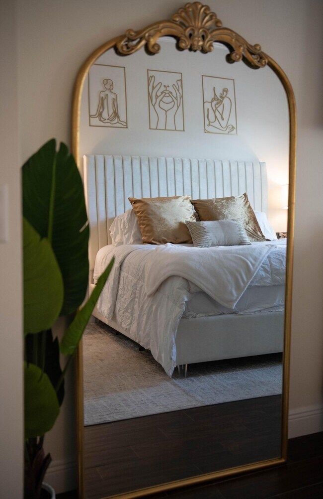 Building Photo - 1203 Town Center Dr