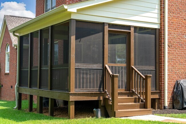 Building Photo - 9813 Albemarle Ln