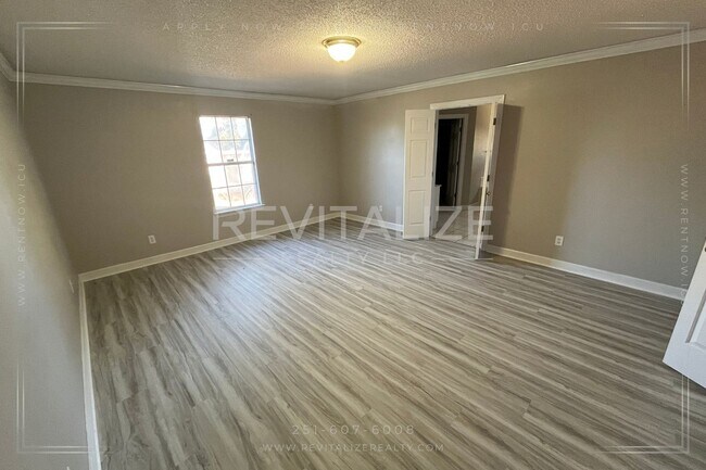 Building Photo - COMING SOON!!!   Beautiful 3 Bedroom/3 Bathroom Home in Semmes!