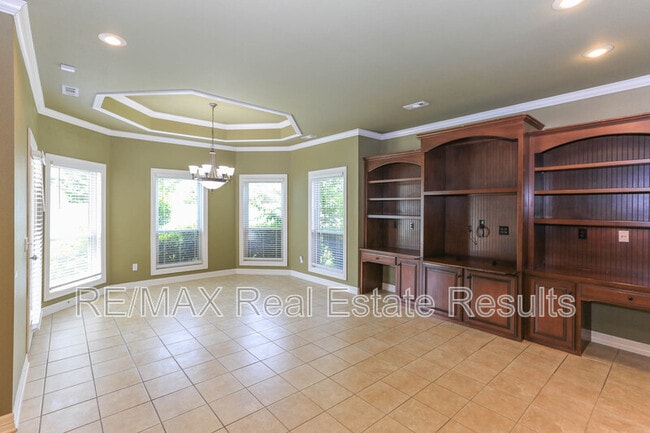Building Photo - 5602 S Bent Tree Dr