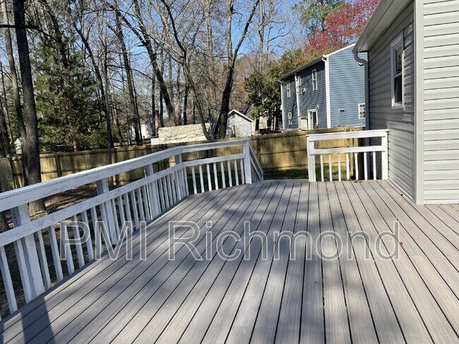Building Photo - 9007 Covewood Rd