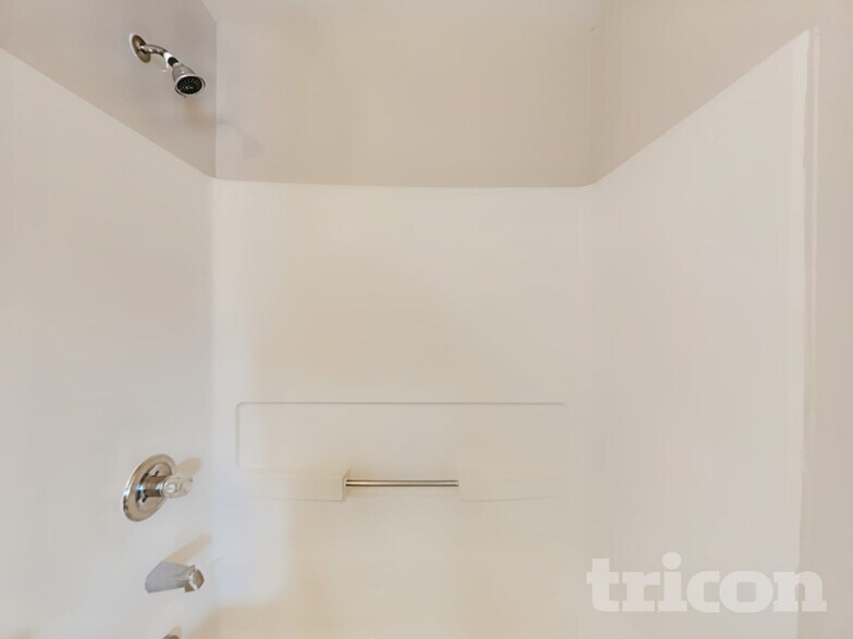 Building Photo - 15819 Hastings Park