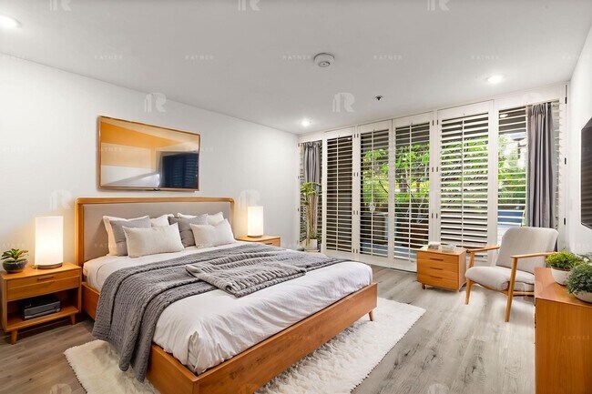 Building Photo - (Ellie:B) Promenade West – Unit #208