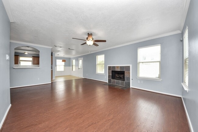 Building Photo - 7238 Foxshadows Ln