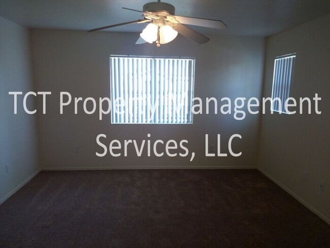 Building Photo - Beautiful Home in the Gardens