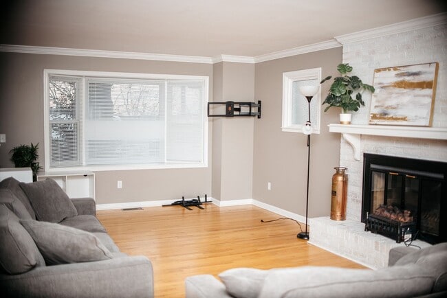 Building Photo - 1449 Jill Dr