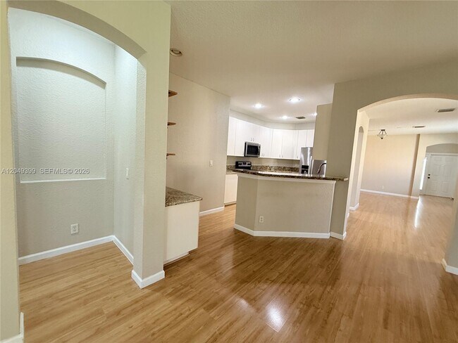 Building Photo - 899 Phoenix Way