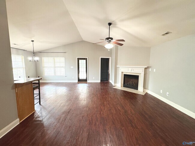 Building Photo - 105 Oak Shade Dr