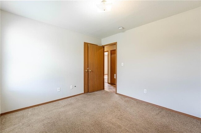 Building Photo - 317 E Marietta Ct