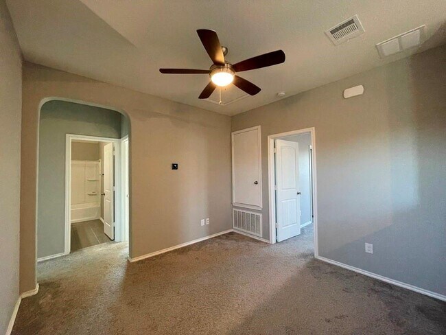 Building Photo - 16612 Brogan Ln