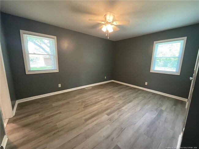 Building Photo - 1422 Grandview Dr