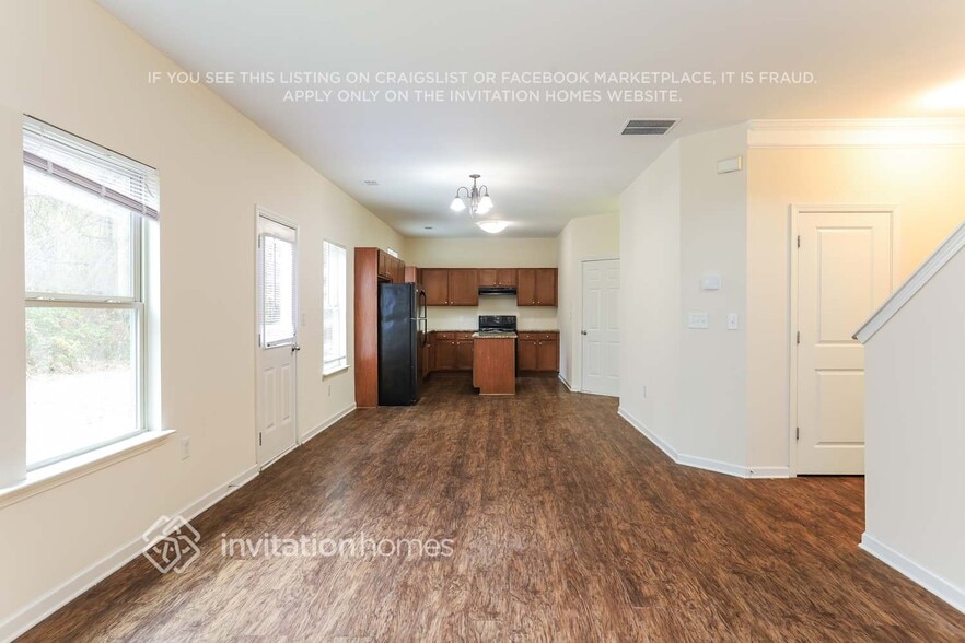 Building Photo - 2070 Stonebrook Dr