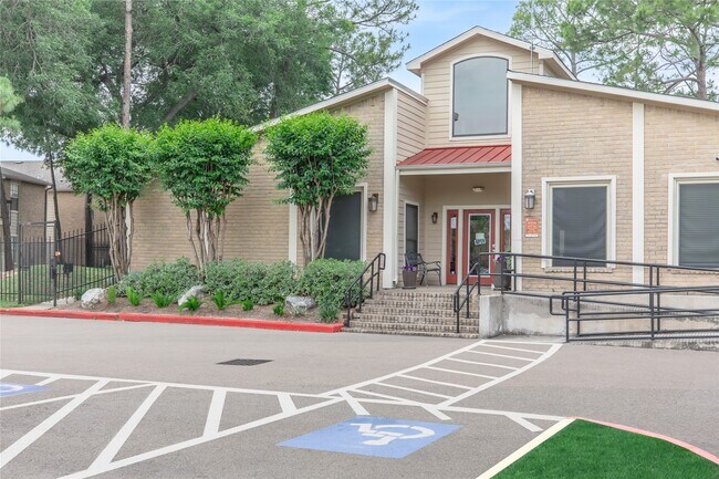 Building Photo - 8282 Cambridge St