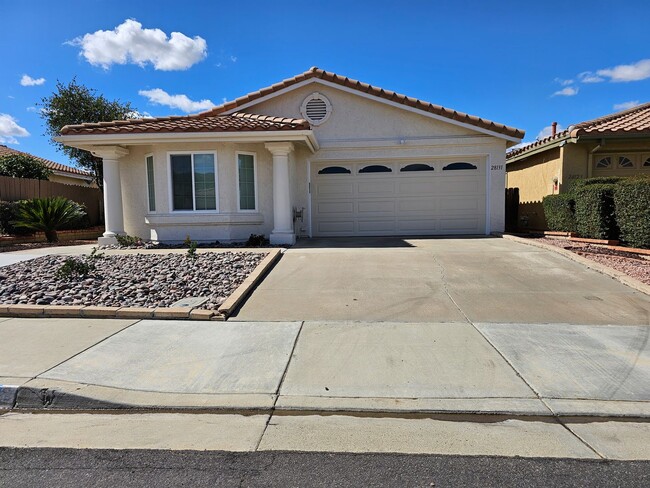 Building Photo - Gorgeous Fully Remodeled Single Story Home...