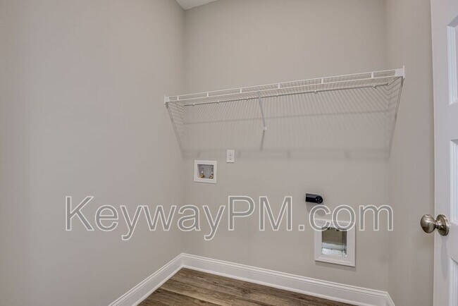 Building Photo - 8047 Kinsale Ave SE