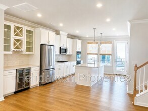 Building Photo - 3008 Oak Lndg Dr
