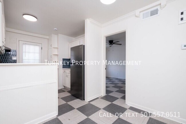 Building Photo - 623 Sherman St