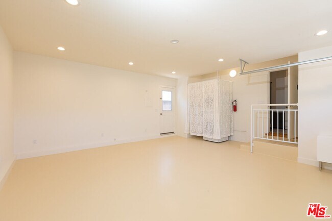 Building Photo - 12800 Stanwood Dr