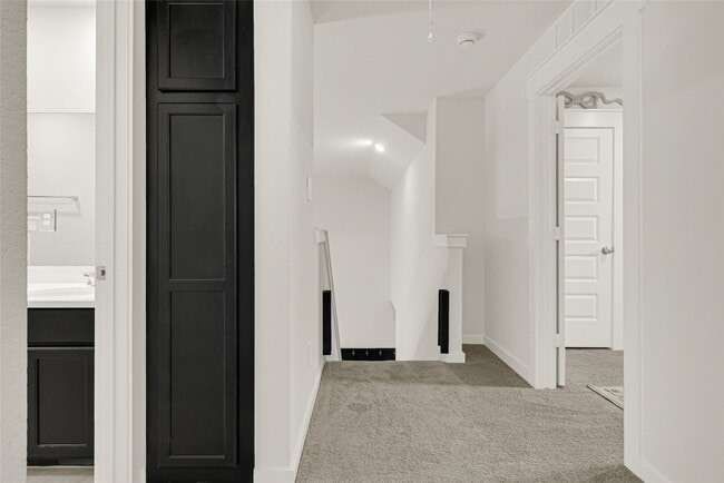 Building Photo - 30260 Kingston Heath Dr