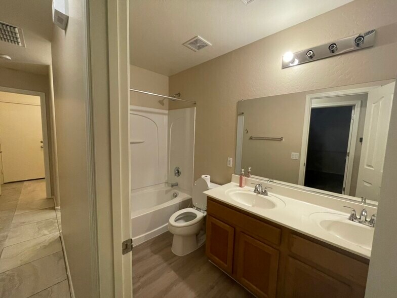 Bathroom - 11546 W Longley Ln