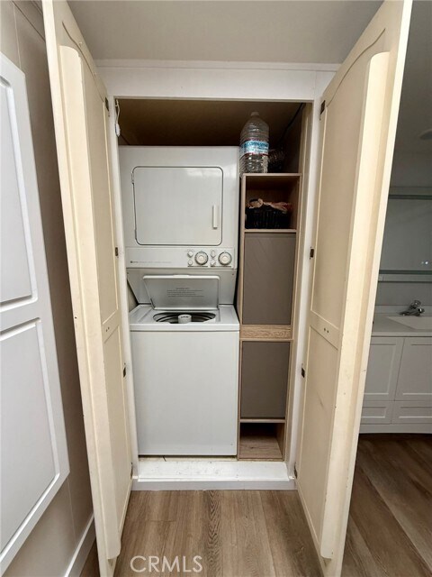 Building Photo - 861 Ronda Mendoza