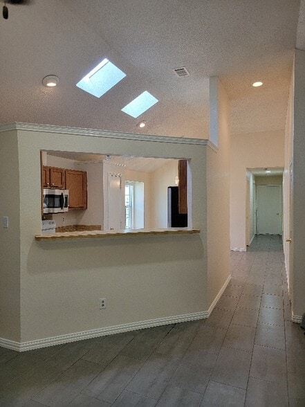 Building Photo - 1436 Wheatfield Dr