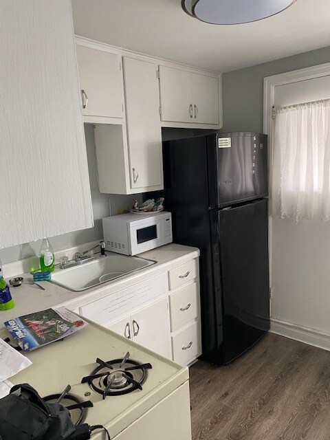 Building Photo - 820 S 114th St