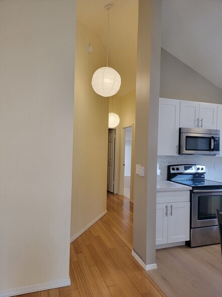 Building Photo - 9506 Sand Point Way NE