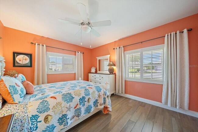 Building Photo - 5869 Tidewood Ave