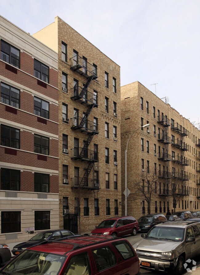 Building Photo - Invincible Court