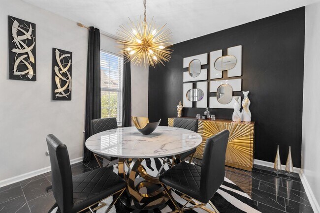 Building Photo - 7911 Pinefrost Ln