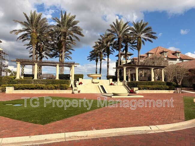 Building Photo - 305 Medio Dr