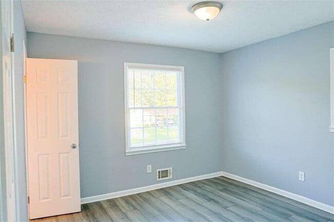 Building Photo - 130 Mimosa Dr