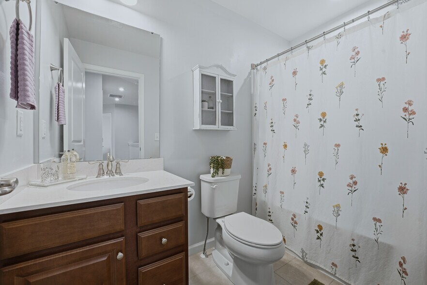 Building Photo - 838 Dean Dr