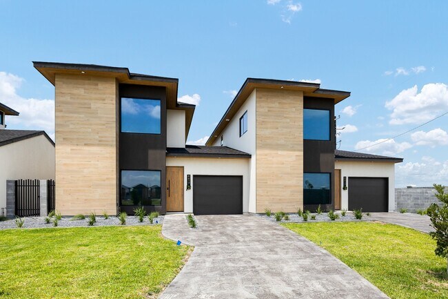 Building Photo - 710 Sage Ln