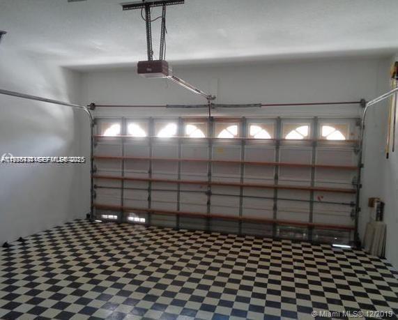 Building Photo - 3013 Woodlands Dr