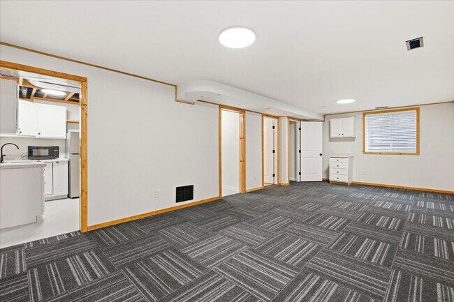 Building Photo - 6743 Kamloops Dr