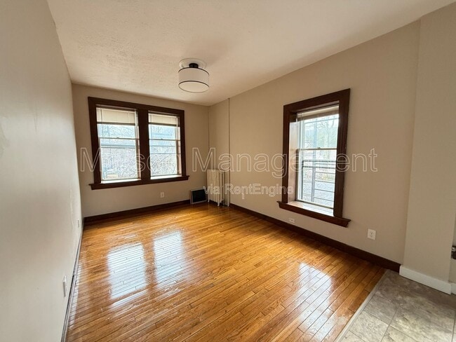 Building Photo - 83 Meigs St